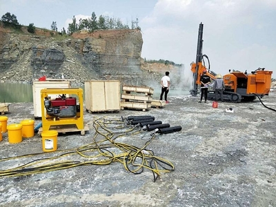 廣西佳林麻石混疑土拆除液壓劈裂機