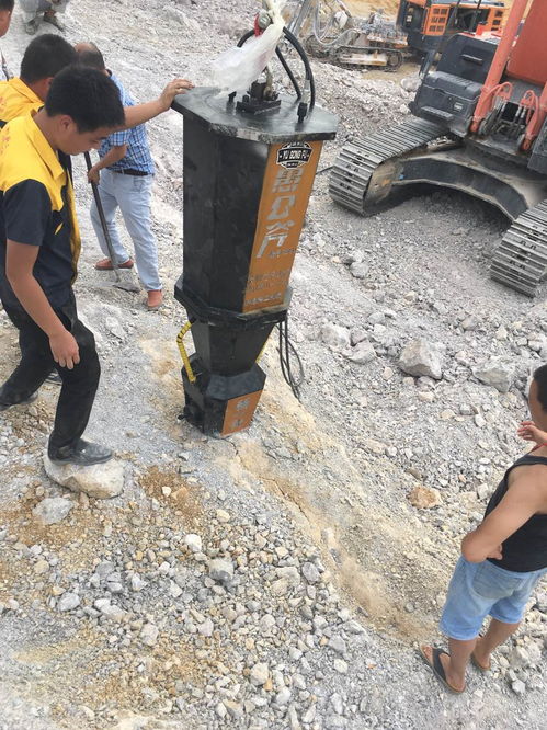 【海南昌江電動防爆礦用小型掘進機劈裂機】- 
