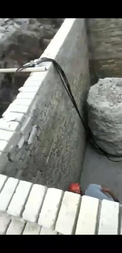 【膨脹劑裂石效率低用開山機劈裂棒克孜勒蘇柯爾克孜自治州】- 