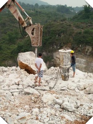貴陽市石材場開采不能放炮愚公斧劈裂機